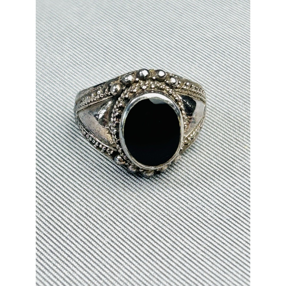 Sterling Silver Size 6 Ring With‎ Black Stone .925 Costume Jewelry